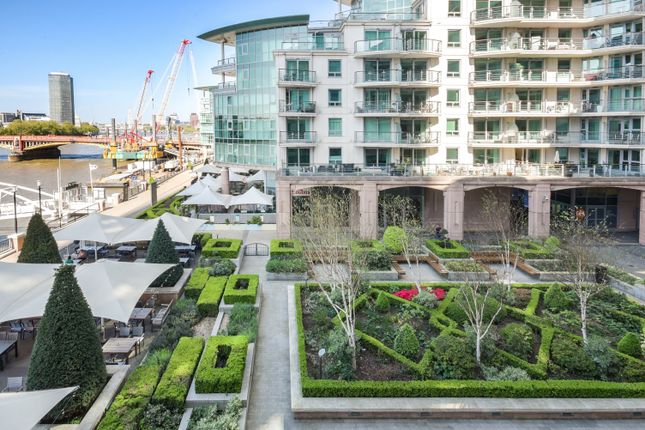 Flat for sale in Drake House, St George Wharf, Vauxhall