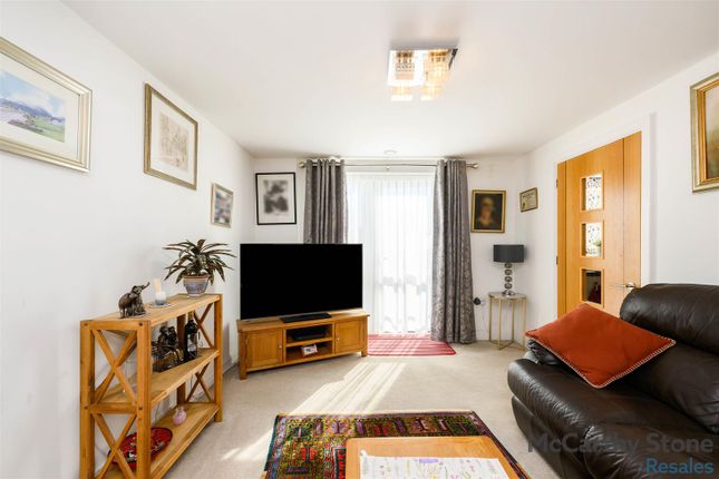 22 Isabella House, Hale Road, Hertford photo 4