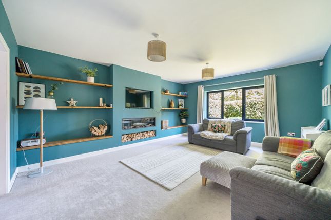 12, Whiteshute Lane, Hampshire photo 4