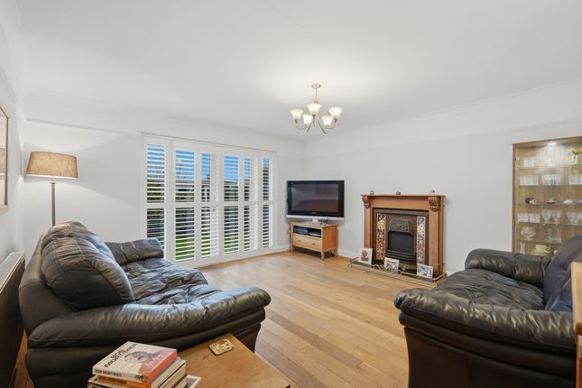80, Chesterfield Avenue, Benfleet photo 3