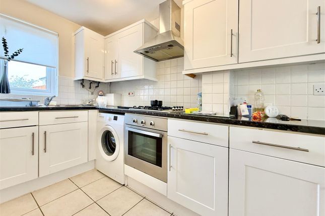 19, Garrow Close, Brixham photo 3