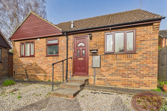 2-bed house on 15, Holmleigh Close, Northampton, £210,000