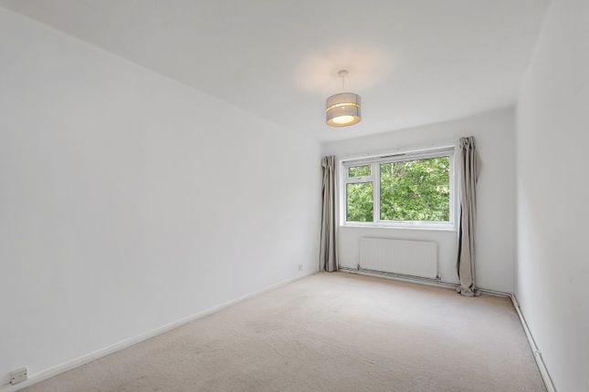 Flat 32, Branscombe Court, Bromley photo 4