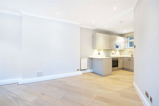 2-bed flat on Fulham Road Chelsea, Chelsea, £4,250/mo