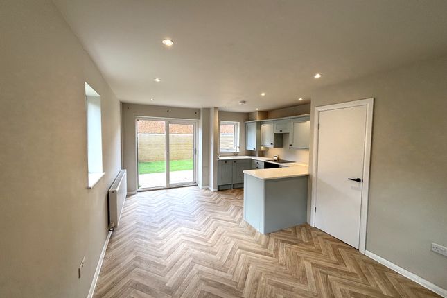 36, Hornbeam Way, Bromley photo 2