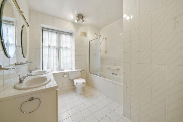 Flat for sale in Bede House, Manor Fields, Putney