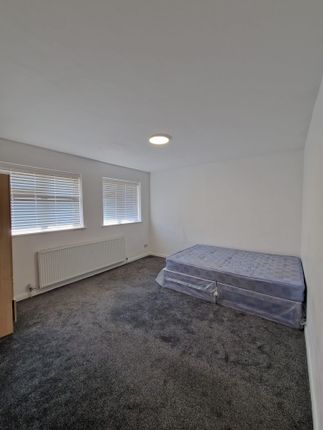 C 425, Hertford Road, London photo 5