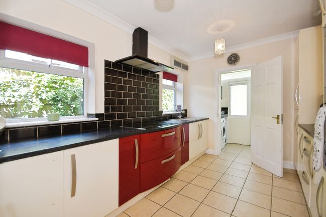 260, Hady Hill, Derbyshire photo 2