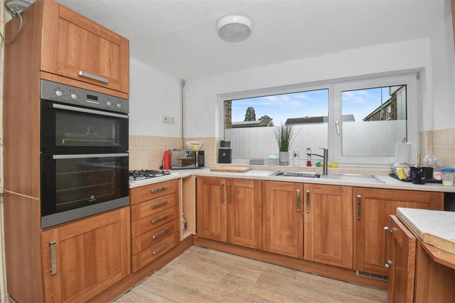 3, Albany Gardens, Corby photo 4