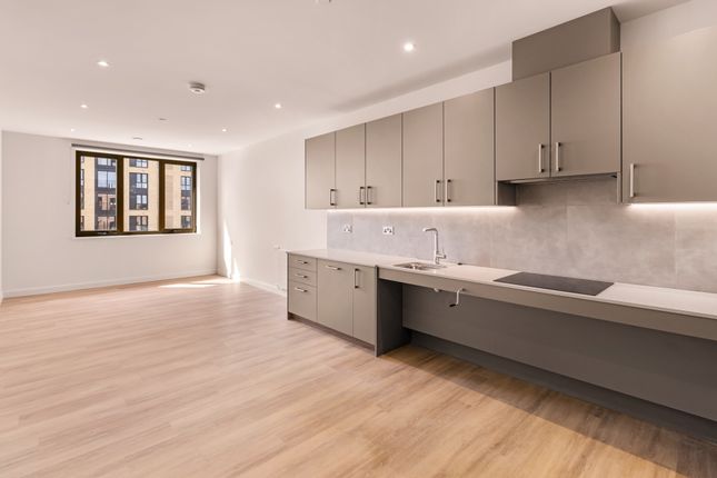 Thumbnail Flat to rent in Greenford