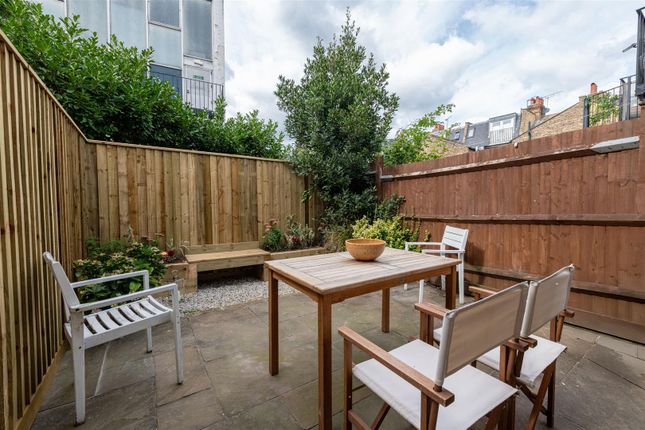 5 Lydden Grove Gdn 1.Jpg
