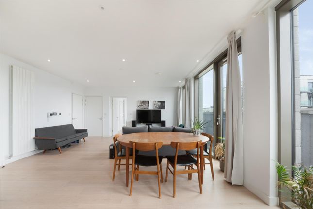 78 Commodore House 2, Admiralty Avenue, London photo 2