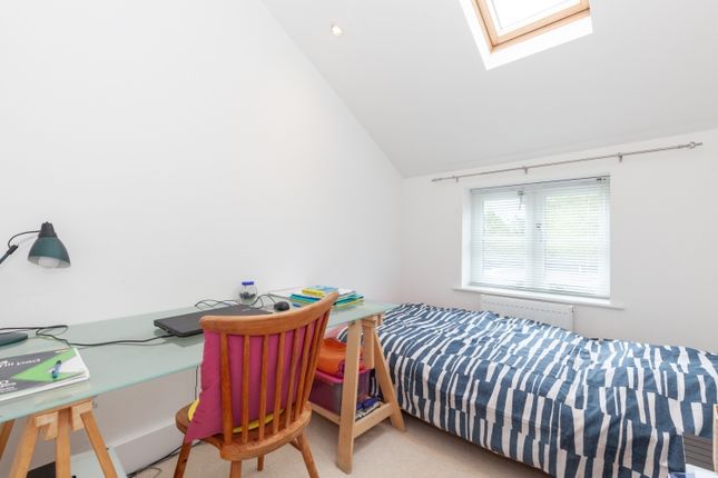 Semi-detached house to rent in Harpes Road, Oxford