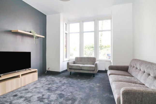 20, Springfield Mount, Leeds photo 4