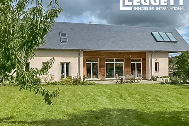 Thumbnail Villa for sale in Villers-Sur-Le-Roule, Eure, Normandie