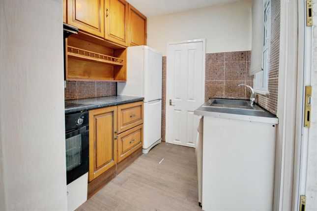 Roberts Road, Watford photo 4