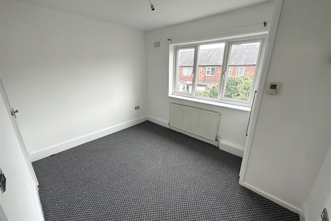 Terraced house to rent in Hunt Lane, Doncaster