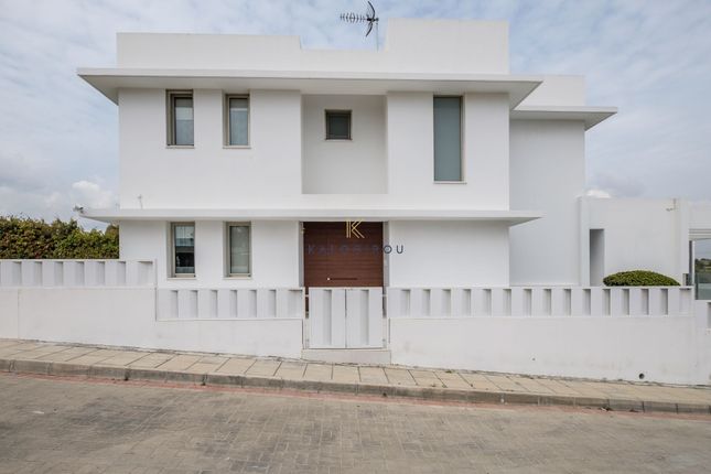 Detached house for sale in Aradippou, Cyprus