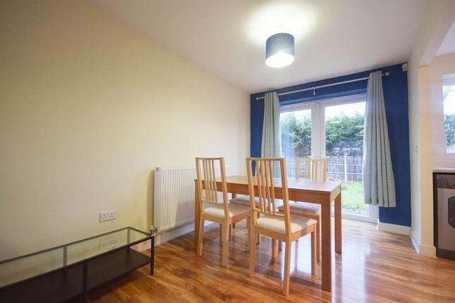 28 Lawnhurst Close, Cheadle photo 4