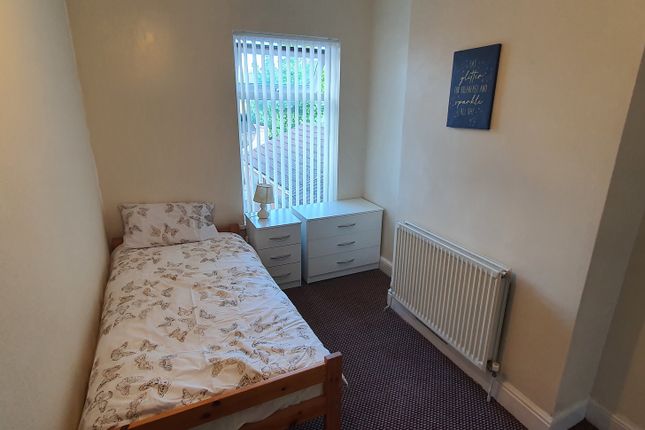 Room to rent in Henshaw Road, Small Heath, Birmingham