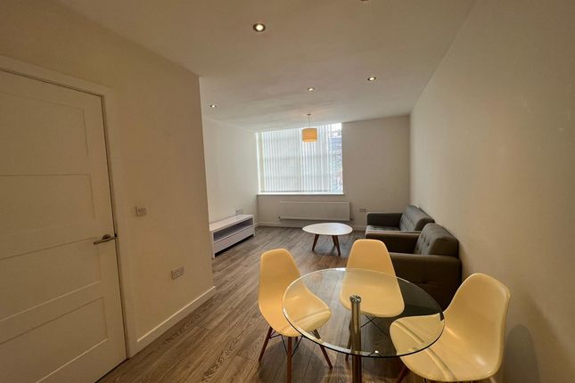 Flat for sale in Lewisham High Street, London