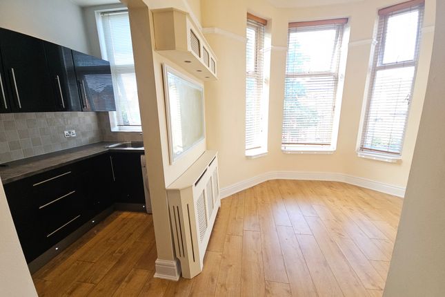 Flat 3,4, Mauldeth Road West, Manchester photo 4