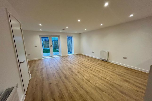 77, Furlong Way, Castle Irwell, Salford photo 2