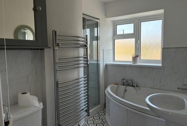 10, Burwell Close, Witney photo 4