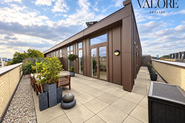 2-bed house on Flat 24, Earl Attlee Court, London, £540,000