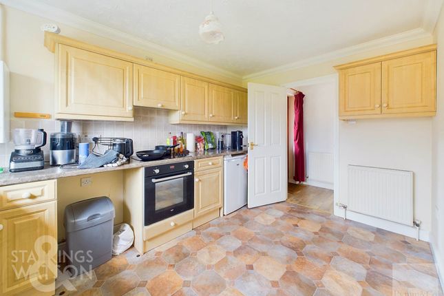 27, Ringwood Close, Norwich photo 4
