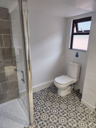Room to rent in Carnarvon Road, Huthwaite, Sutton-In-Ashfield
