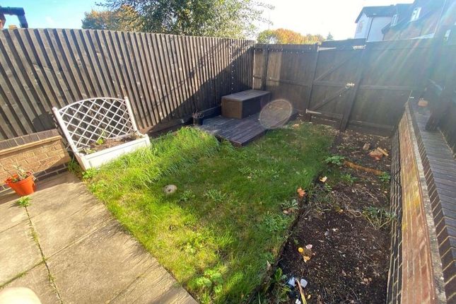 111, Sunnymead, Peterborough photo 5