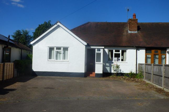 Thumbnail Bungalow to rent in Raymead Close, Fetcham, Leatherhead