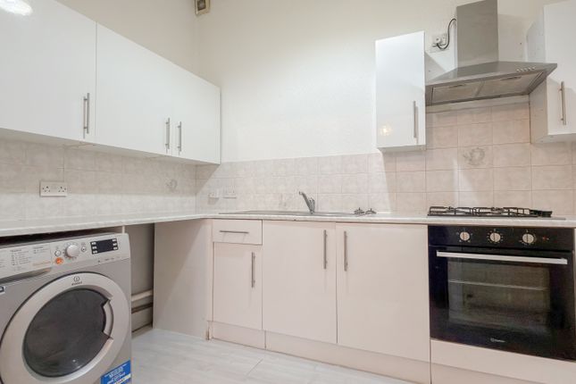Flat 1, 5, Kingsbridge Road, Lower Parkstone photo 3