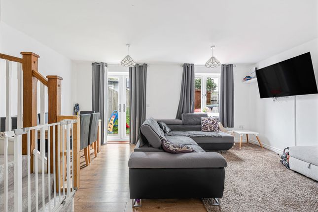 8 Park Tolvean, Redruth photo 2