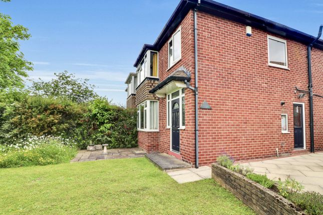 29, Montague Crescent Garforth, Leeds photo 4