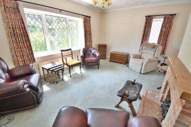 13, Kingsway, Ferndown photo 4