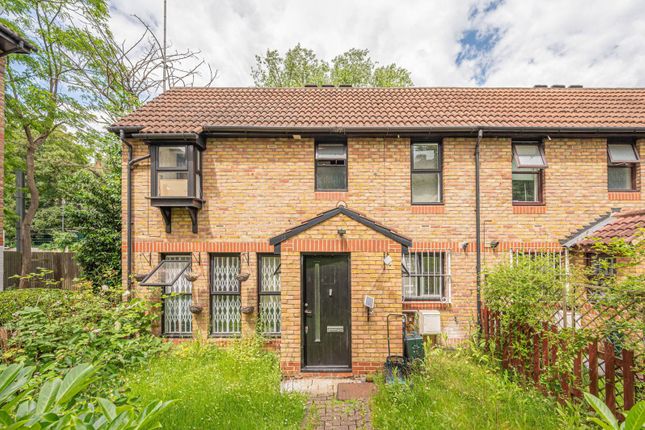 3-bed house on St Crispins Close, Hampstead, £950,000