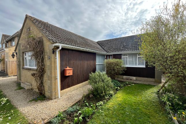 Bungalow for sale in Kingsmead, Lechlade, Gloucestershire