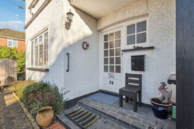 28, Amersham Road, GERRARDS CROSS photo 2