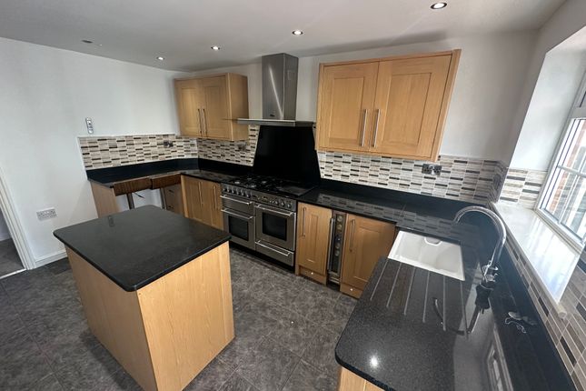 Stratford Way, Bramley, Rotherham photo 3