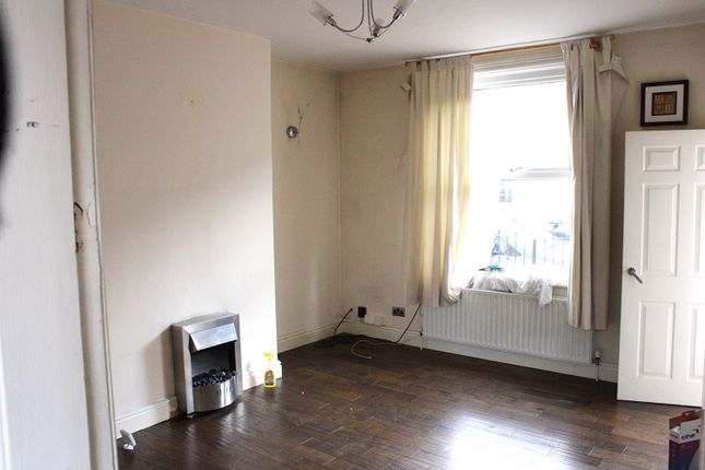 11, Thornville Place, Dewsbury photo 4