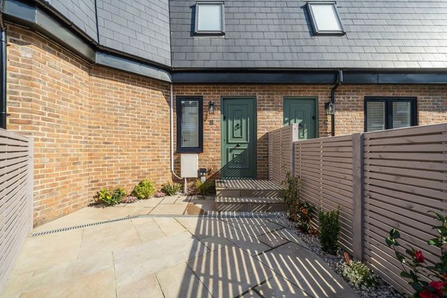1-bed house on M2, 58A, Waldeck Road, London, £550,000