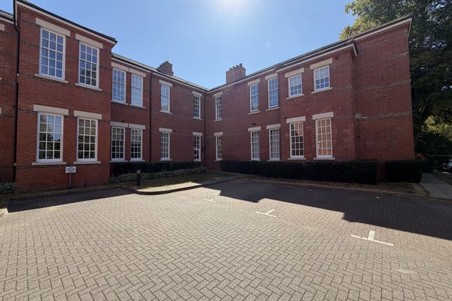 1-bed flat on Flat 11 Wilde Court, Beningfield Drive, St. Albans, £375,000