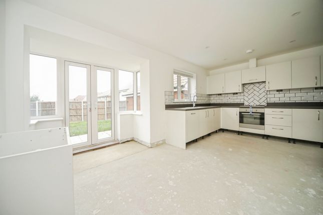 25, Furlong Close, Bury St. Edmunds photo 3