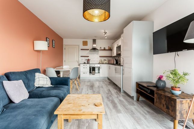Flat 20, 5, Lochend Park View, Edinburgh photo 4