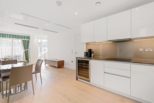Flat to rent in Westbourne Apartments, Central Avenue, London