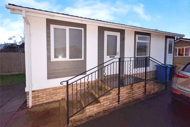 1-bed caravan on 9, Featherstone Park, Featherstone, £100,000