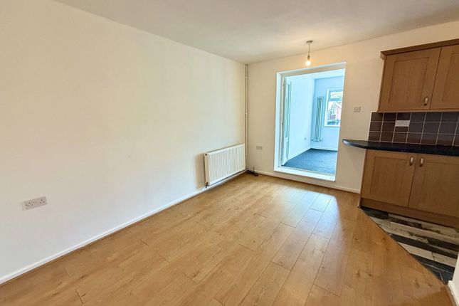 86, Bishops Drive, Northampton photo 2