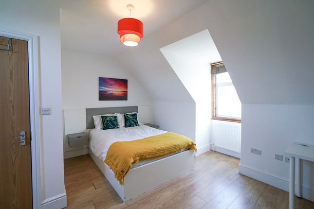Thumbnail Room to rent in Kensington Road, Reading